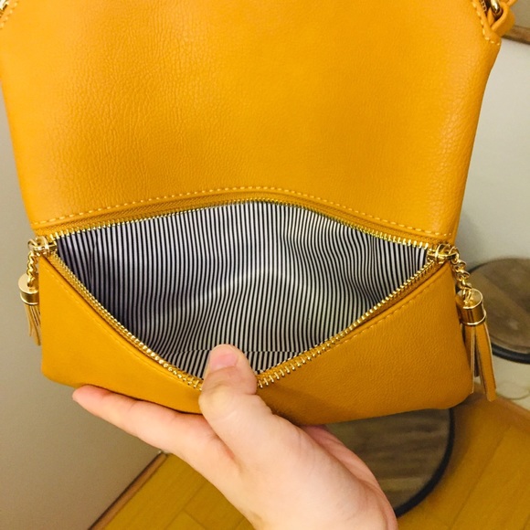 NWT MKII Saddle Crossbody Bag by Deluxity - Tan - Picture 3 of 8